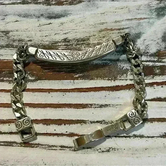 Brighton Mother’s Day “MOM” ID Chain bracelet - Picture 10 of 12